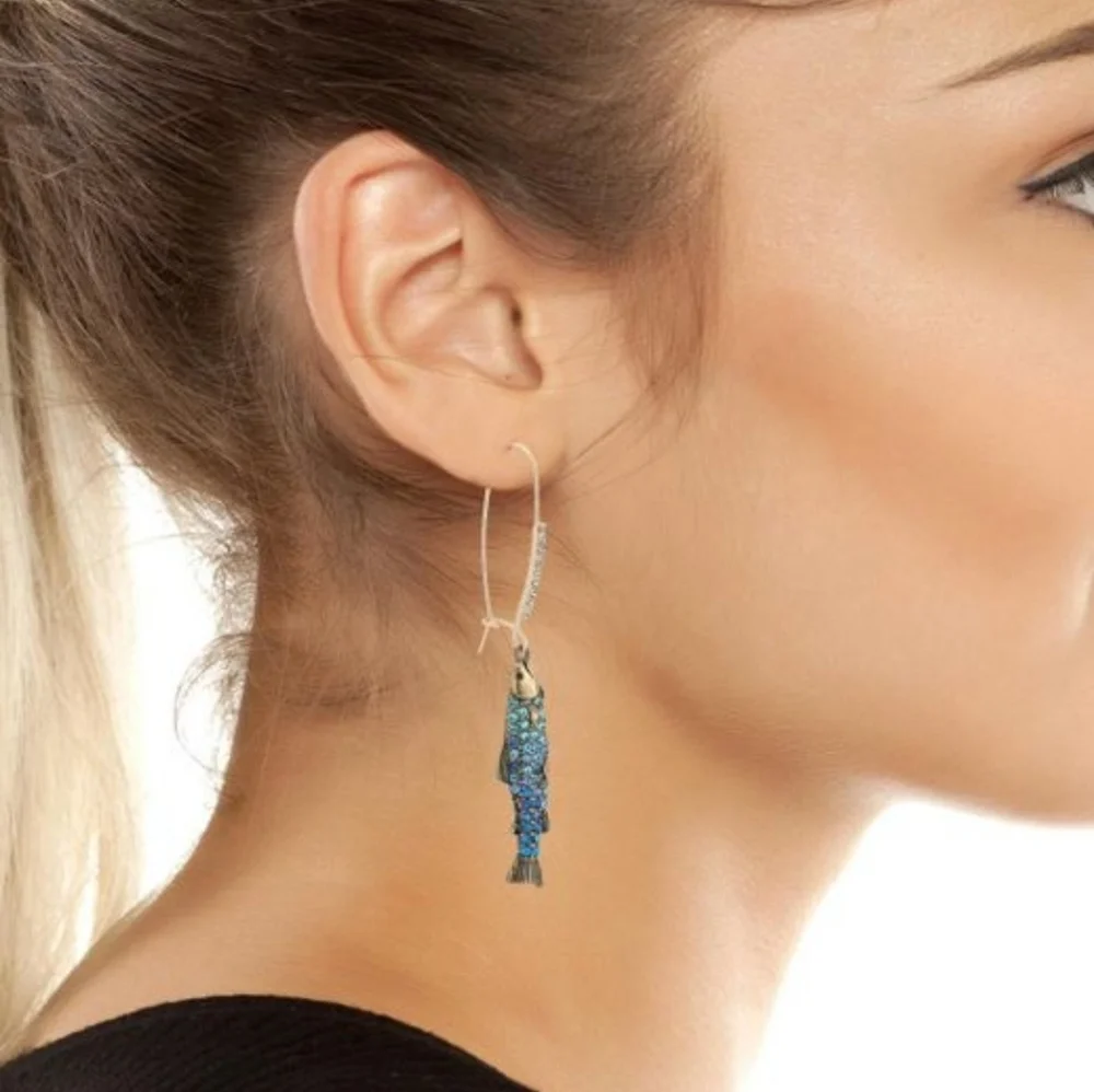 🐟▪️BETSEY JOHNSON▪️ Crystal Sardine Fish Dangle Earrings NEW